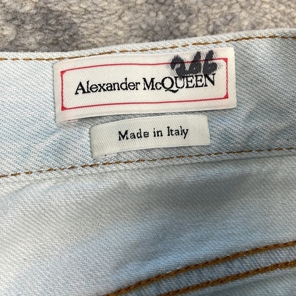 New Alexander McQueen High Rise Rigid Denim Light Wash Mom Jeans Long Sz 30 - Picture 12 of 15